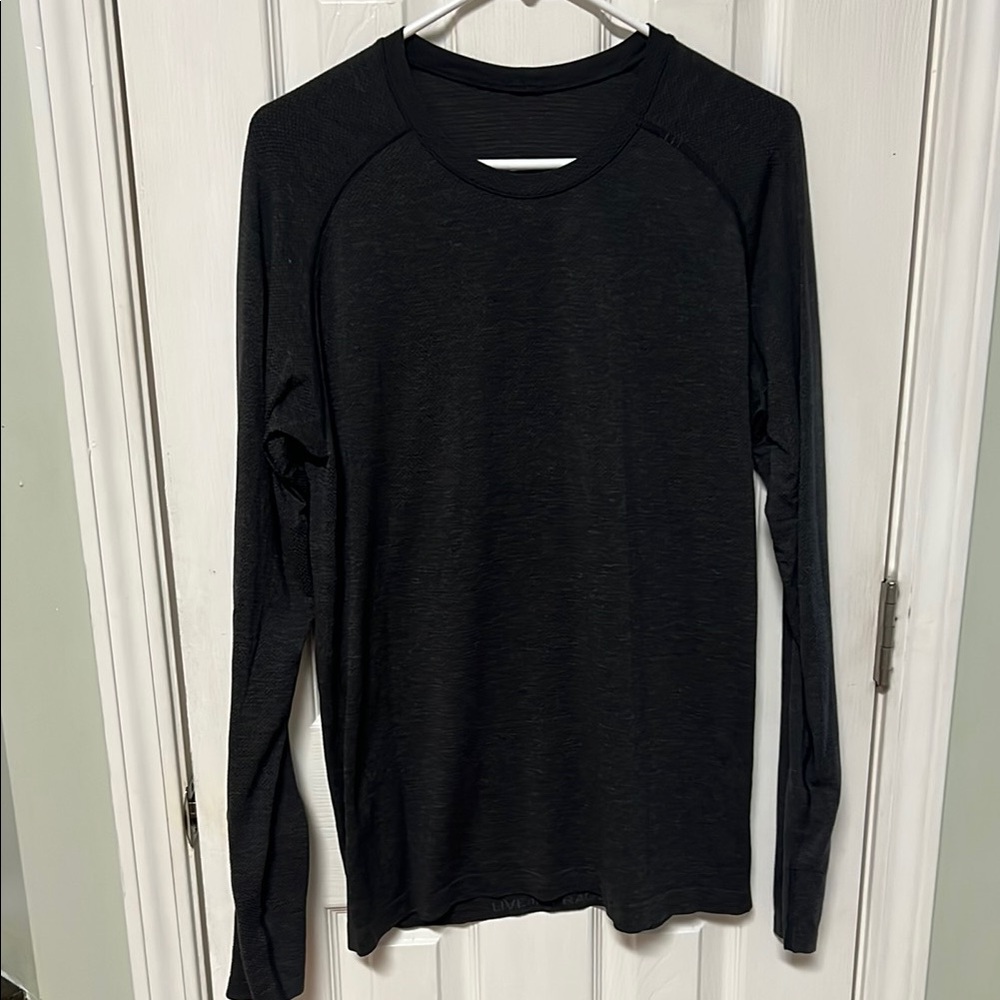 Lululemon Men's Black Metal Vent Long Sleeve Shirt